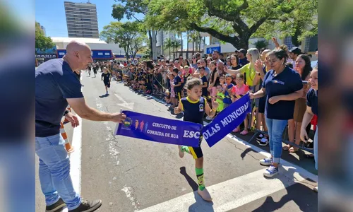 
							Apucarana: circuito de corrida escolar reúne famílias em grande final
						
						