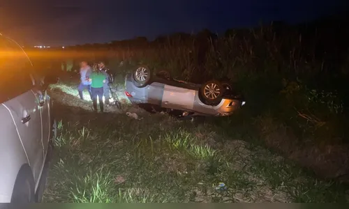 
							Casal fica ferido após capotamento na BR-376 entre Apucarana e Cambira
						
						