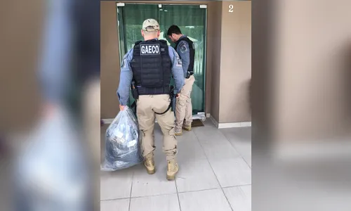 
							Gaeco mira GMs suspeitos de tráfico e desvio de apreensões no Paraná
						
						