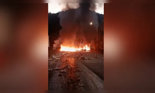 
							Grave acidente deixa feridos e um morto na BR-376 entre PR e SC
						
						