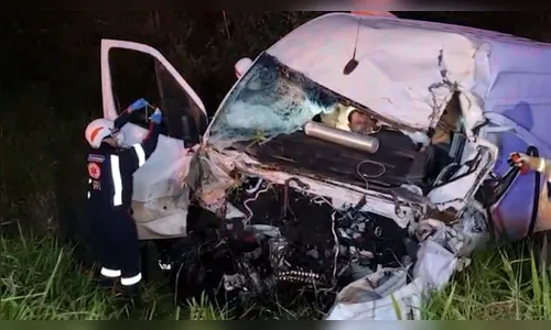 
							Carro com 50 kg de maconha bate e motorista morre na BR-369 no Paraná
						
						
