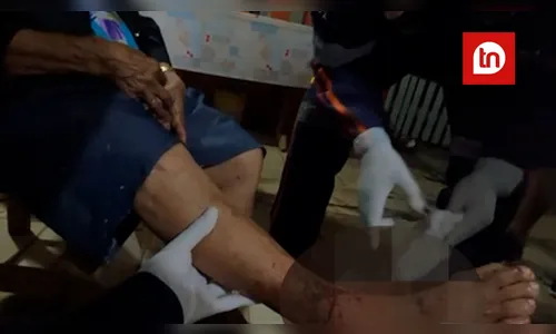 
							Idosa finca facão na perna e é resgatada pelo Samu em Apucarana
						
						