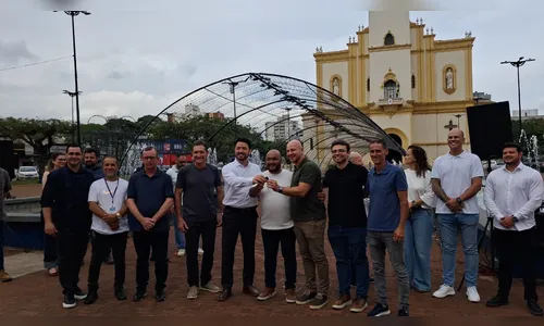 
							Prefeitura de Apucarana entrega 25 novos veículos para a frota municipal
						
						