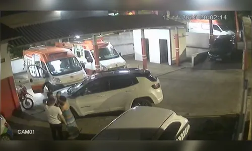 
							Vídeo mostra quando família leva bebê engasgado da base do Samu
						
						