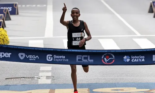 
							Atleta da Tanzânia vence a prova feminina da São Silvestre 2025
						
						