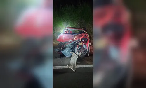 
							Motorista é ejetado de carro após capotamento no Contorno Sul de Apucarana
						
						