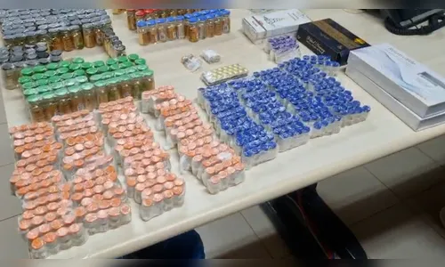 
							PRF apreende anabolizantes e remédios para emagrecer escondidos em brinquedos no PR
						
						