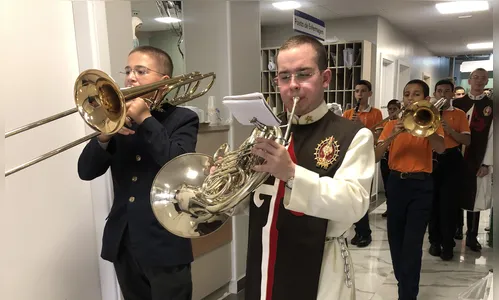 
							Arautos do Evangelho levam música e fé ao Hospital da Providência
						
						