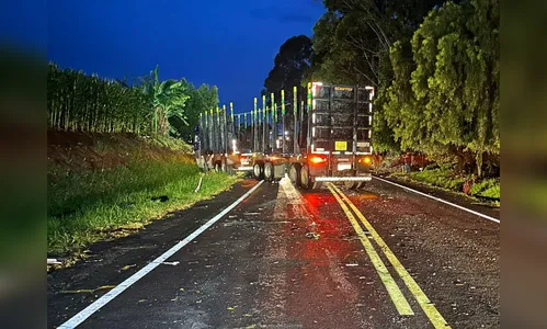 
							Colisão frontal deixa dois jovens mortos e um ferido na PRC-272
						
						