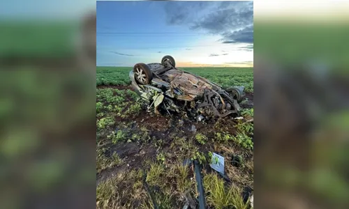
							Acidente mata seis pessoas da mesma família em Rolândia (PR); dois bebês estão entre as vítimas
						
						