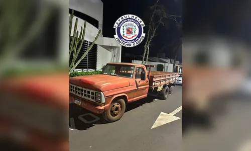 
							Casa abandonada servia como depósito de veículos roubados em Arapongas
						
						