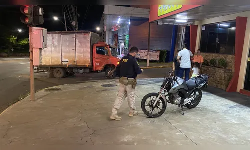 
							Casal fica ferido em batida entre moto e caminhão em Apucarana
						
						