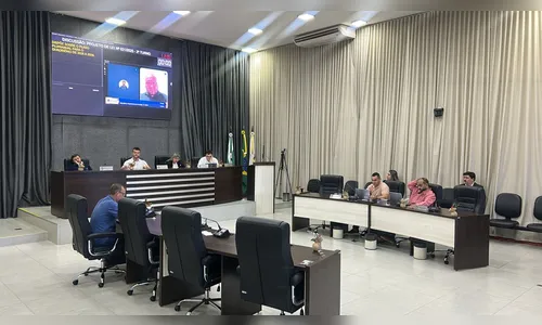 
							Em 4 sessões seguidas, Câmara aprova leis orçamentárias de Apucarana
						
						