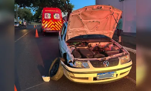 
							Carro desgovernado atinge três veículos estacionados em Apucarana
						
						