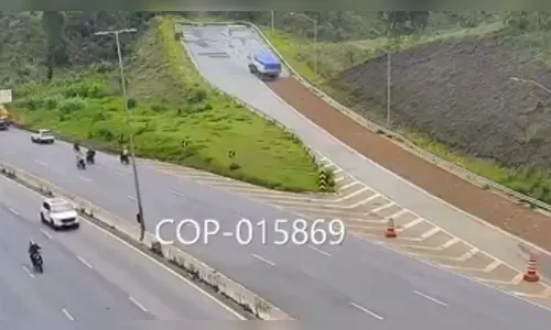 
							Caminhão de 17 toneladas usa área de escape em BH para evitar acidente
						
						