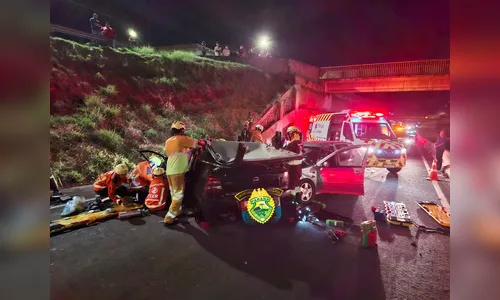 
							Jovem de 19 anos morre em batida na PR-445 com carro de Apucarana (PR)
						
						