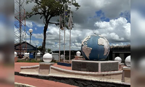 
							Ângelo Franco Perez: o escultor que moldou a identidade urbana de Apucarana
						
						