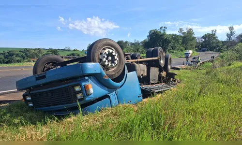 
							PR-444 é interditada para retirada de caminhão em colisão que matou 5
						
						