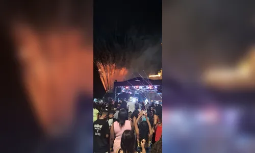 
							Shows do Pixote e grupos locais lotam o centro de Apucarana
						
						