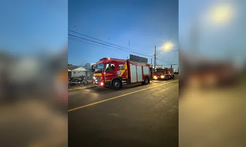 
							Templo da Seicho-No-Ie pega fogo e mobiliza bombeiros em Apucarana
						
						
