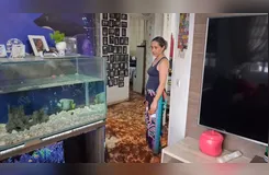 Enxurrada danificou móveis e eletrodomésticos na casa da diarista Fabiana Lopes