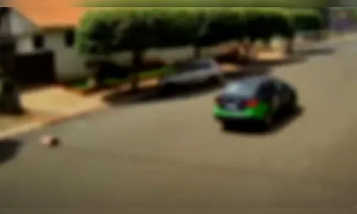 
							Criança é atropelada por carro da Secretaria da Saúde no PR; veja o flagrante
						
						