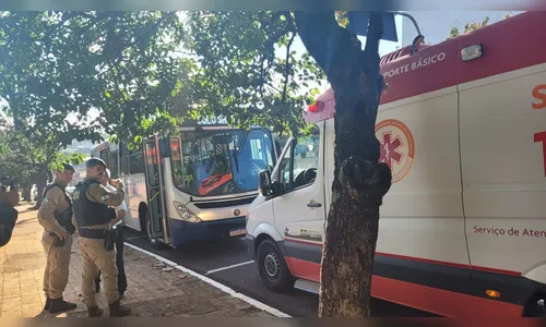 
							Frenagem de ônibus para evitar colisão deixa três feridos em Apucarana
						
						