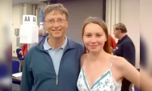 
							Bill Gates revela duas amantes russas e pede desculpas por estar ligado a Epstein
						
						