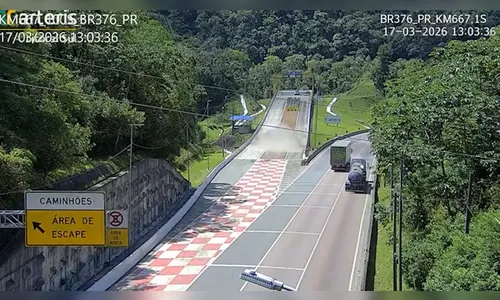 
							Caminhão usa área de escape na BR-376 e evita tragédia no Paraná
						
						