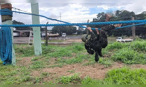 
							Exército de Apucarana forma novos soldados nesta sexta-feira; veja vídeo
						
						