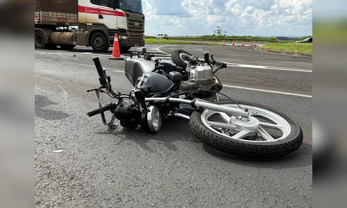 
							Acidente provoca morte de motociclista na BR-376 em Apucarana
						
						