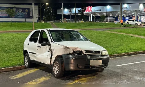 
							Motorista fica ferida após colisão com trem em Arapongas
						
						