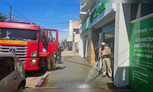 
							Policial da reserva é baleado durante tentativa de assalto em Arapongas (PR)
						
						