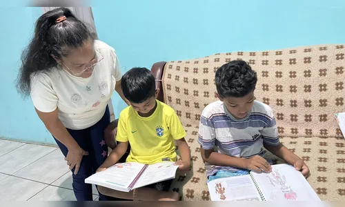 
							Rede municipal de educação atende cerca de 100 alunos estrangeiros em Apucarana
						
						