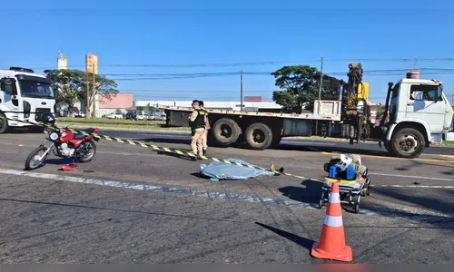
							Acidente entre carro e moto deixa condutor morto na BR-369 em Arapongas
						
						
