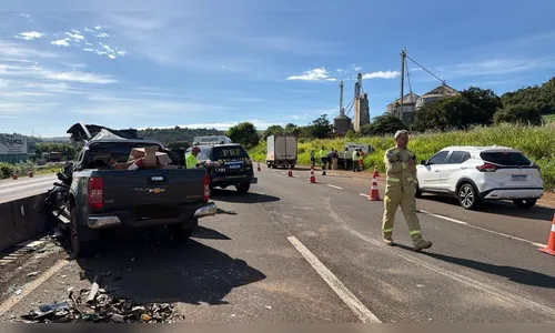 
							Caminhonete bate em caminhão e motorista é salvo de helicóptero na BR-369
						
						