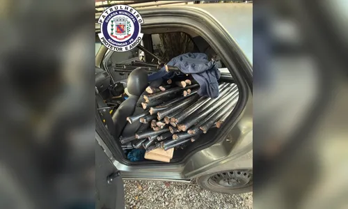 
							Dupla é presa suspeita de furtar cabos telefônicos subterrâneos em Arapongas
						
						