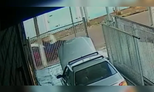 
							Homem a cavalo sai a galope de posto, atinge carro e fica em estado grave no PR
						
						