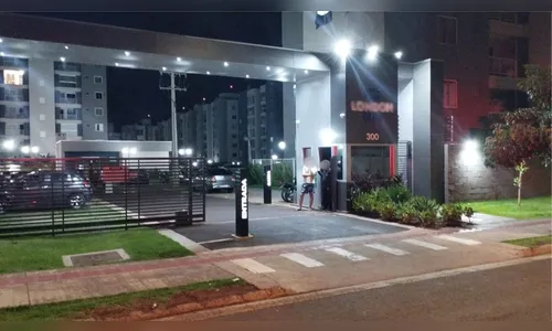 
							Homem é morto a facada pela esposa em apartamento em Londrina (PR)
						
						