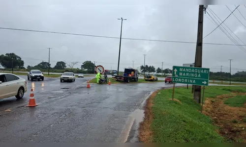 
							Mãe e filha ficam gravemente feridas após colisão com caminhão em Arapongas
						
						