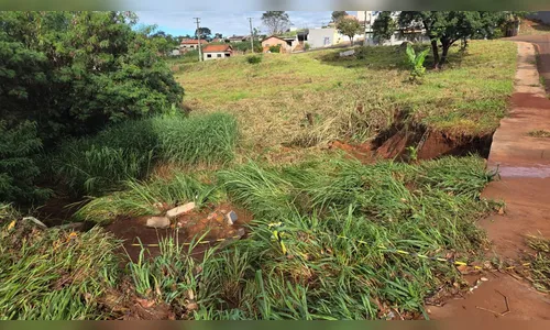 
							Moradores do Interlagos reclamam de frequentes enchentes no bairro; vídeo
						
						