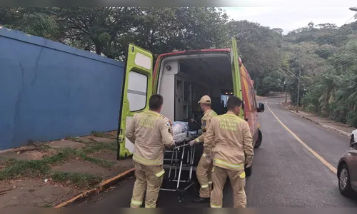 
							Moto bate na traseira de carro e deixa casal ferido em Apucarana
						
						