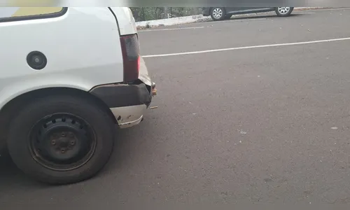 
							Moto bate na traseira de carro e deixa casal ferido em Apucarana
						
						