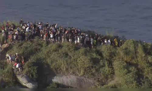 
							Polícia Civil do Rio faz operação no Vidigal; turistas ficam ilhados no alto de morro vizinho
						
						