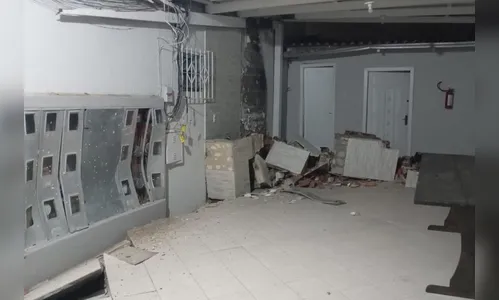 
							Prédio afunda, fere moradores e local é evacuado às pressas em SC; veja vídeo
						
						