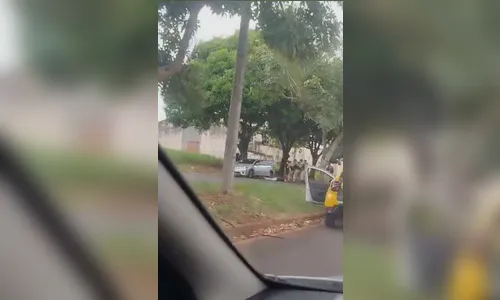 
							Médico residente é preso após disparar arma dentro de hospital no PR
						
						