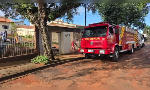 
							‘Total desespero’, diz professora que viu a parede de casa desabar em Apucarana
						
						
