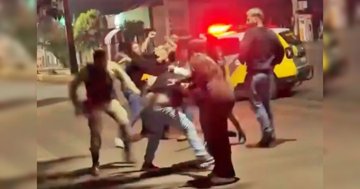 Cinco são presos e dois policiais ficam feridos após confusão em conveniência no PR