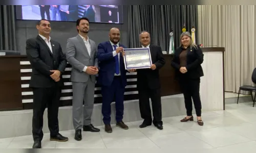 
							Policial Kleber Ulisses é homenageado como Cidadão Honorário de Apucarana
						
						