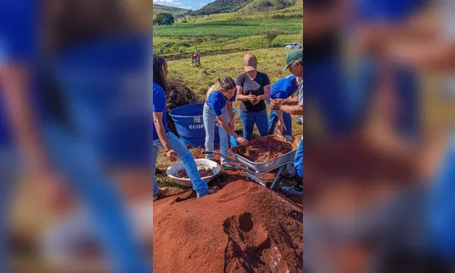 
							Ação ambiental capacita alunos e servidores para a recuperação de nascente em Jandaia do Sul
						
						